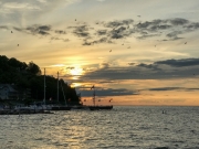 SstrBaySnSt_1832