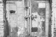 DoorBnW_1400